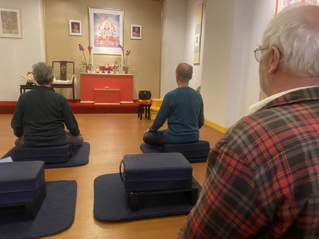 Drie meditators in Leiden